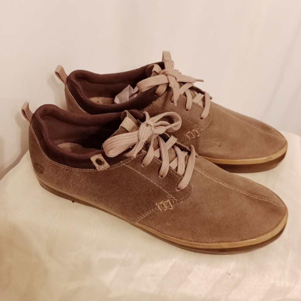 Shoes - Picture 2 of 6